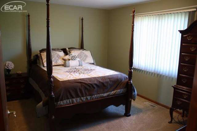 11177 Potter Road Flushing, MI 48433 - Photo 11 of 22 20449619-10.JPG