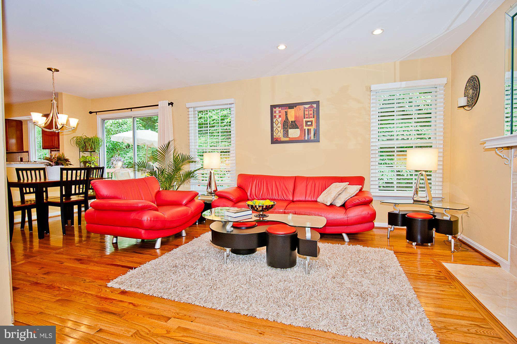 8542 Hooes Road Springfield, VA 22153 - Photo 13 of 30 Family Room