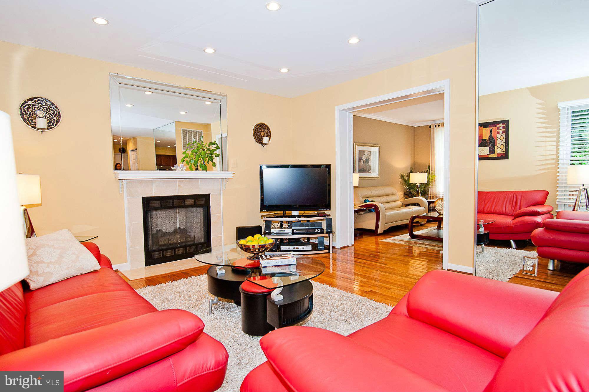 8542 Hooes Road Springfield, VA 22153 - Photo 15 of 30 Family Room