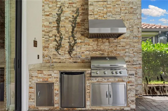 $2,150,000 | 8828 Savona Court, Naples, FL 34119