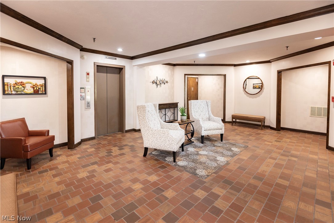 22555 Center Ridge Road, Unit 403 Rocky River, OH 44116 - Photo 6 of 40 Gallery Image 6