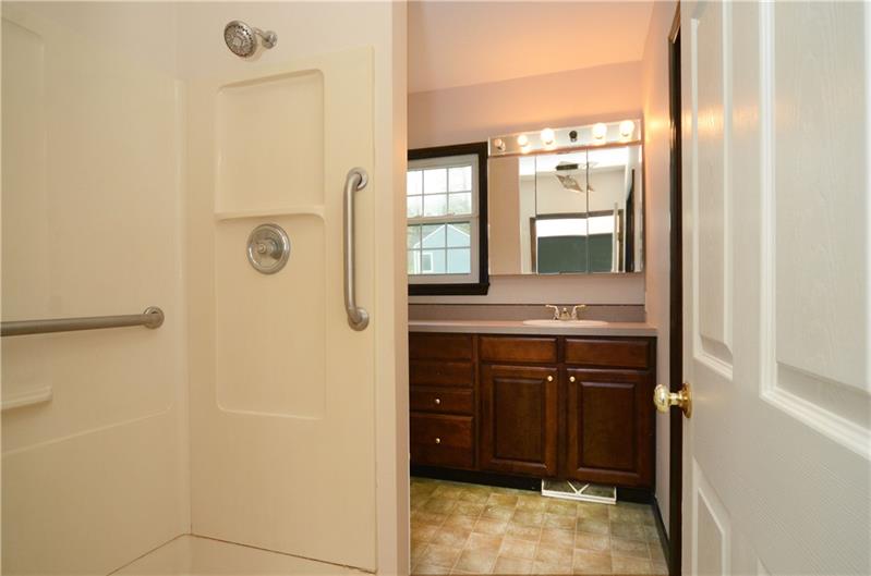3104 Heights Road Aliquippa, PA 15001 - Photo 13 of 25 Master bath handicapped accessible