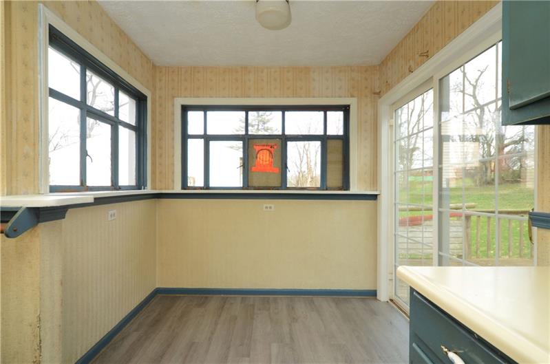 3104 Heights Road Aliquippa, PA 15001 - Photo 16 of 25 Light filled breakfast room (windows being replaced)