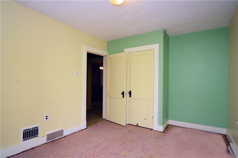 3104 Heights Road Aliquippa, PA 15001 - Photo 18 of 25 2nd bedroom main level