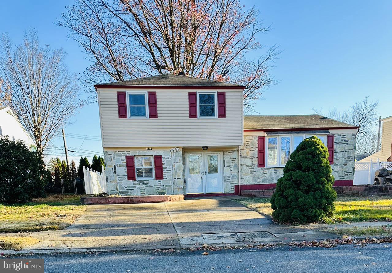 9709 Lochwood Road Philadelphia, PA 19115 - Photo 1 of 21 Gallery Image 1