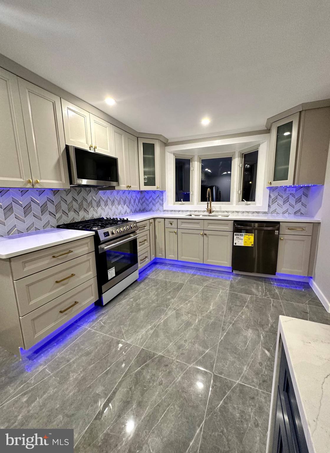 9709 Lochwood Road Philadelphia, PA 19115 - Photo 10 of 21 Gallery Image 10