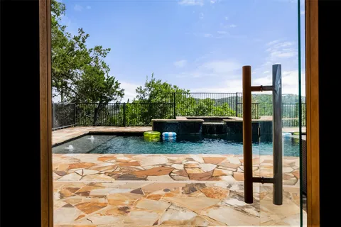 $2,950,000 | 411 Skyline Drive, West Lake Hills, TX 78746