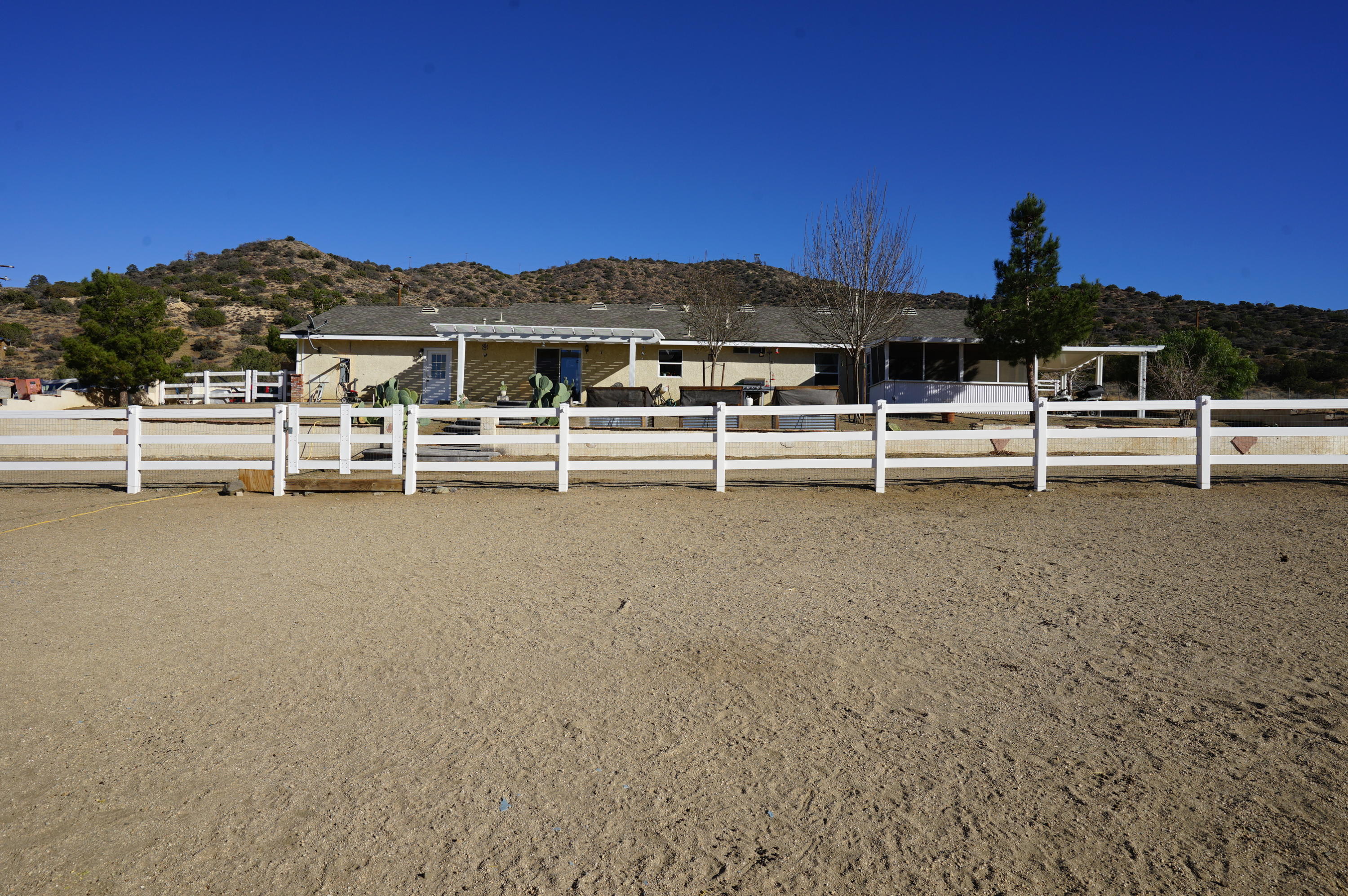 33319 Oracle Hill Road Palmdale, CA 93550 - Photo 15 of 60 DSC02683