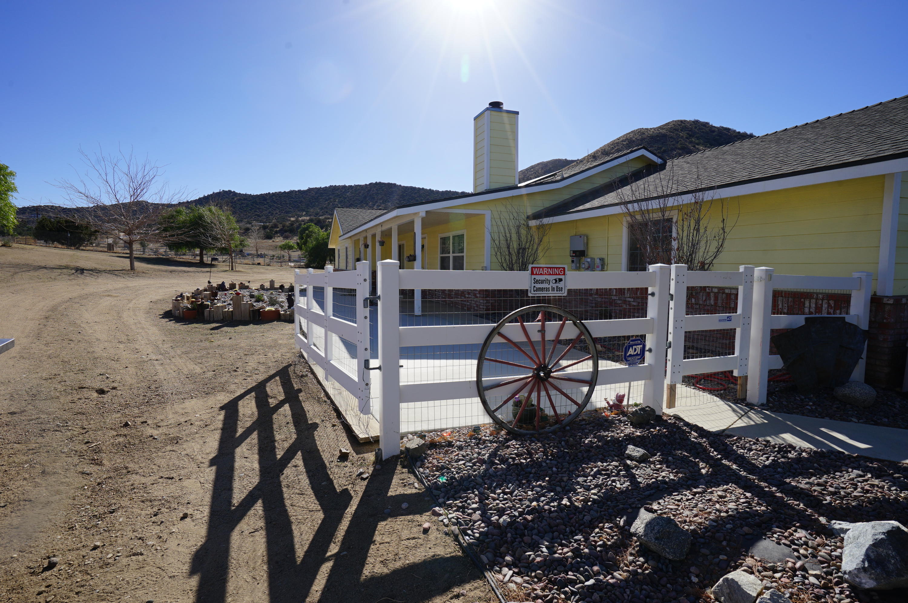 33319 Oracle Hill Road Palmdale, CA 93550 - Photo 5 of 60 DSC02615