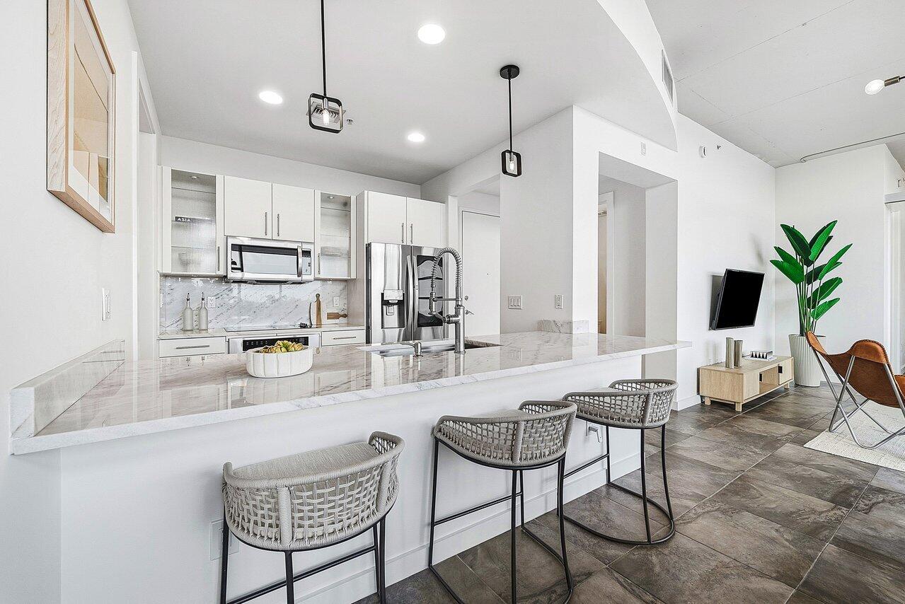 365 Southeast 6th Avenue, Unit 403 Delray Beach, FL 33483 - Photo 7 of 29 008-365Southeast6thAvenue-403-DelrayBeac