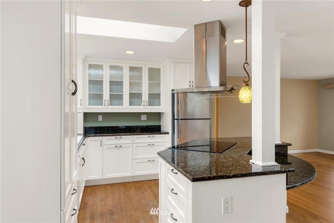 10602 231st Street Southwest Edmonds, WA 98020 - Photo 11 of 31 Gallery Image 11