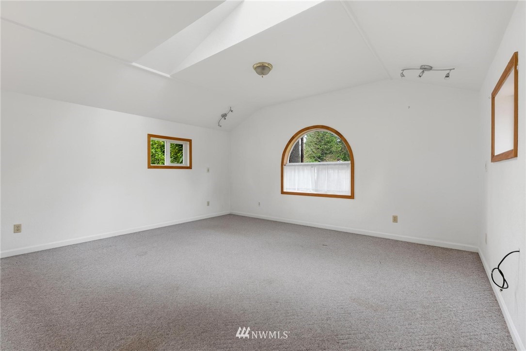 10602 231st Street Southwest Edmonds, WA 98020 - Photo 15 of 31 Gallery Image 15