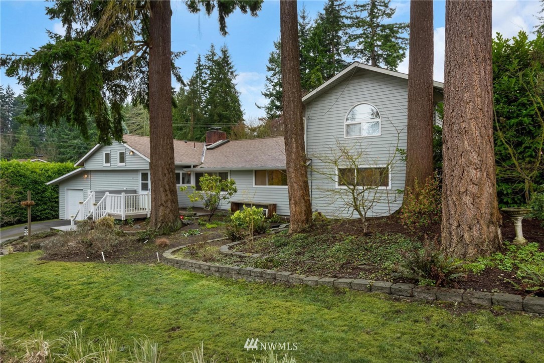 10602 231st Street Southwest Edmonds, WA 98020 - Photo 2 of 31 Gallery Image 2