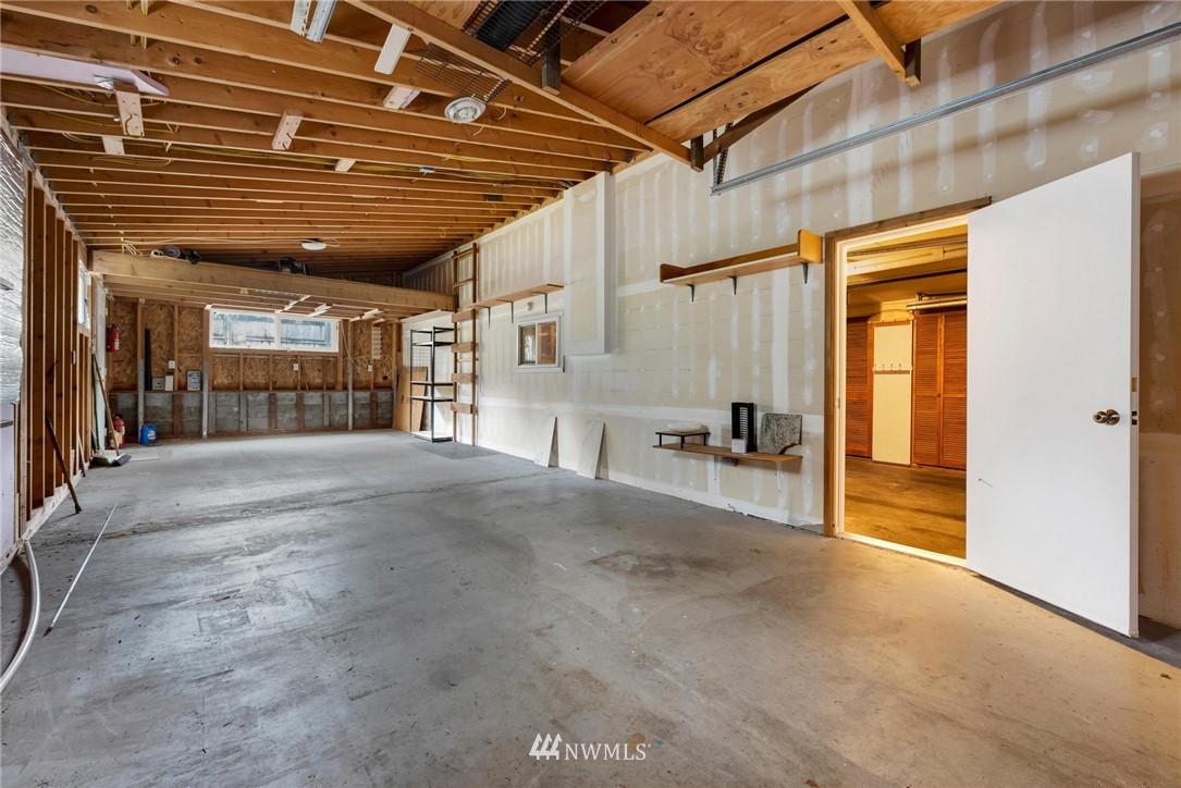 10602 231st Street Southwest Edmonds, WA 98020 - Photo 22 of 31 Gallery Image 22