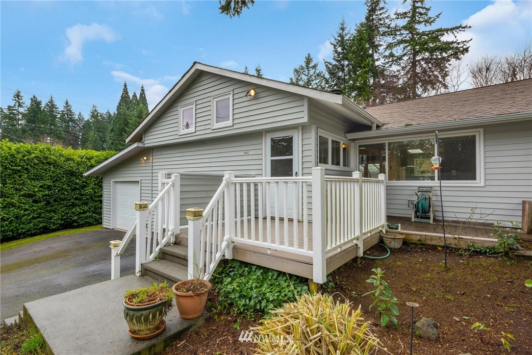 10602 231st Street Southwest Edmonds, WA 98020 - Photo 3 of 31 Gallery Image 3