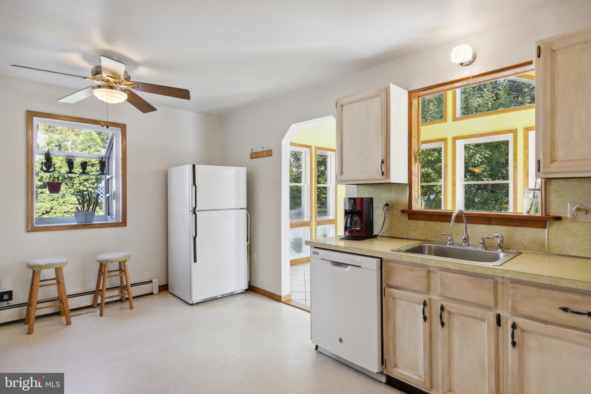 432 Uniontown Road Westminster, MD 21158 - Photo 10 of 51 Kitchen w/ Room for Breakfast Table
