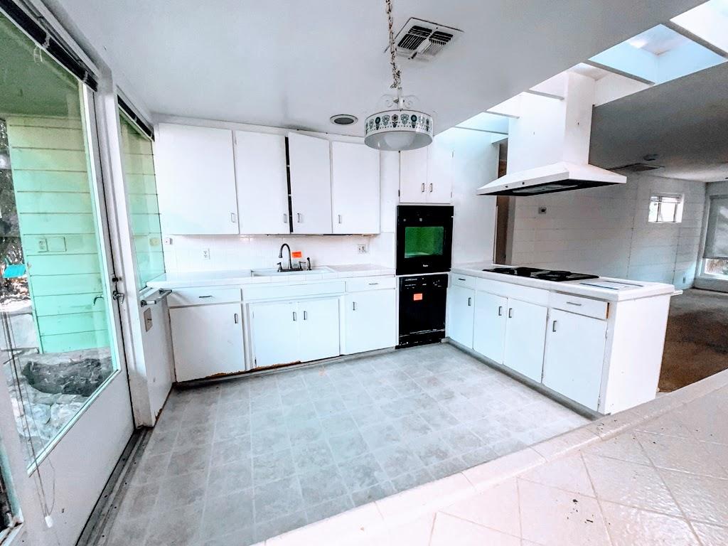 43315 Alta Acres Drive Three Rivers, CA 93271 - Photo 22 of 36 2.4.2 Int Kitchen
