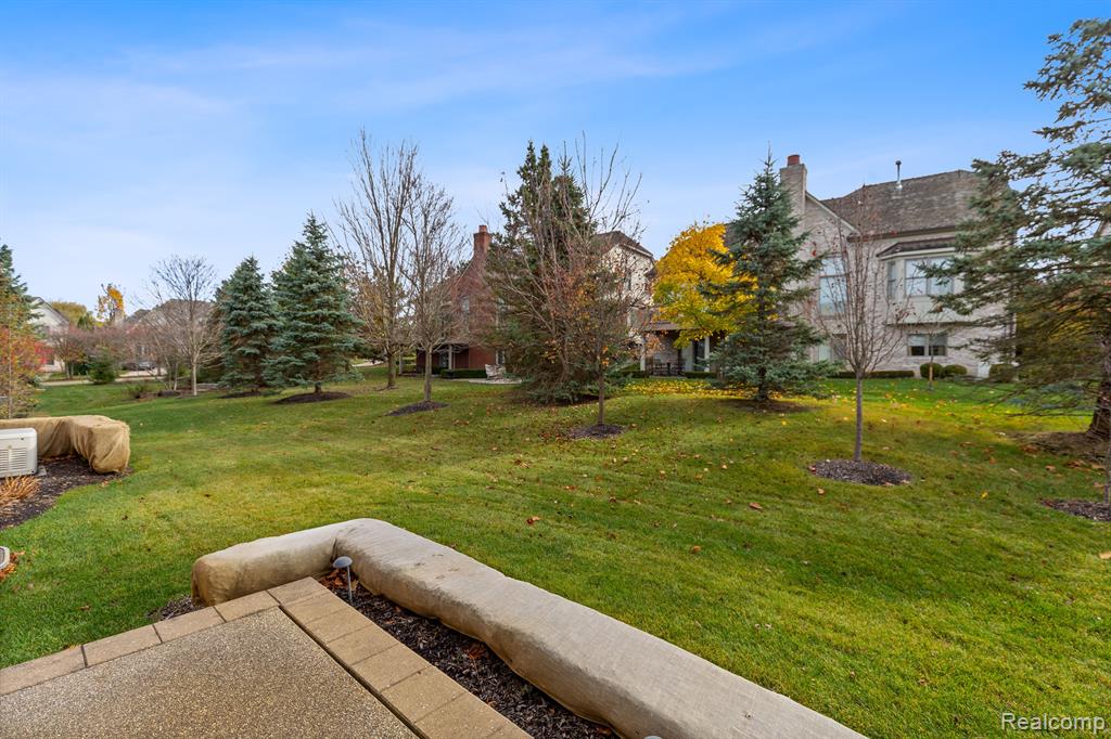 2677 Monarch Court Rochester, MI 48306 - Photo 8 of 43