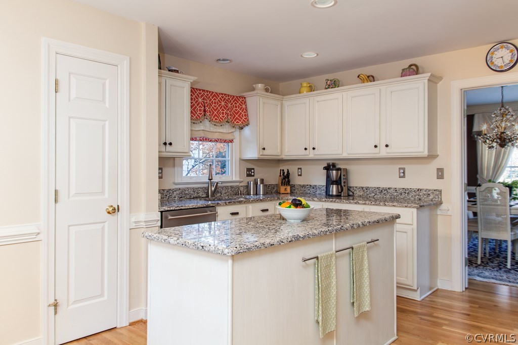 409 Hampton Ridge Court Richmond, VA 23229 - Photo 7 of 24 Gallery Image 7