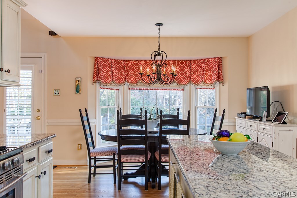 409 Hampton Ridge Court Richmond, VA 23229 - Photo 10 of 24 Gallery Image 10