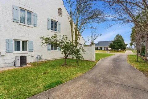 $459,000 | 2032 Charvais Drive, Lake Charles, LA 70601