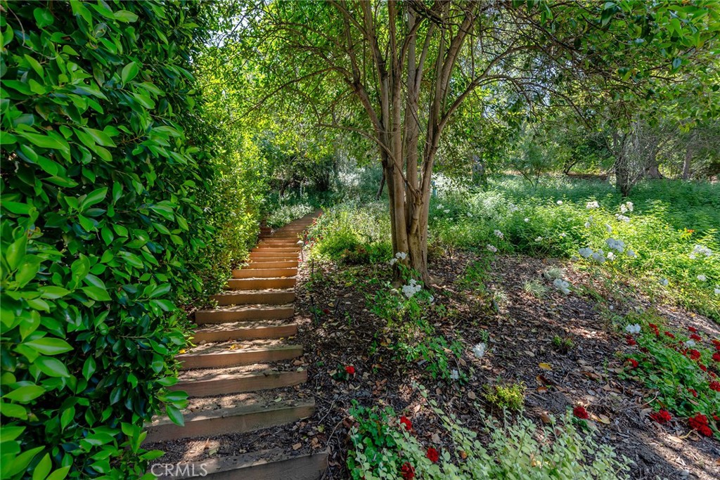 15946 Woodvale Road Encino, CA 91436 - Photo 43 of 51