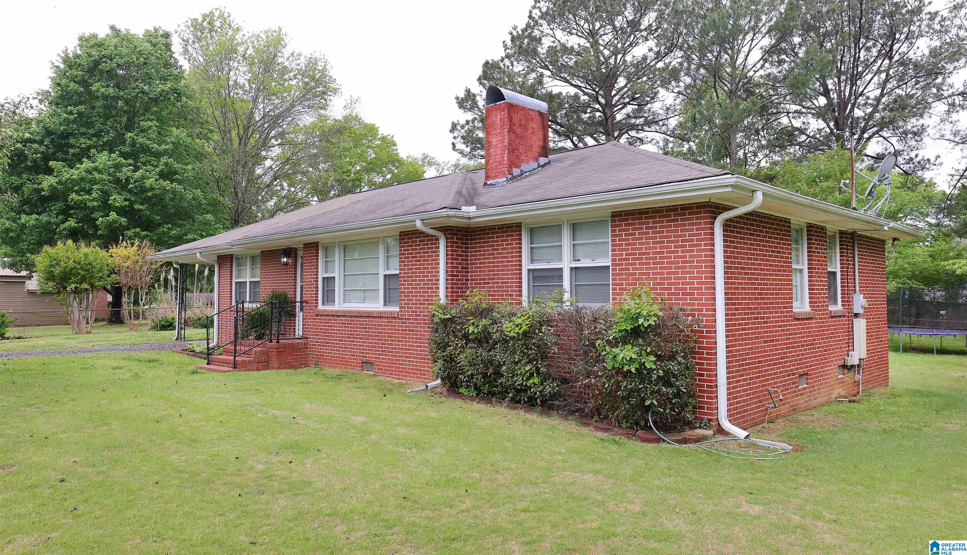 702 Bain Avenue Weaver, AL 36277 - Photo 4 of 40