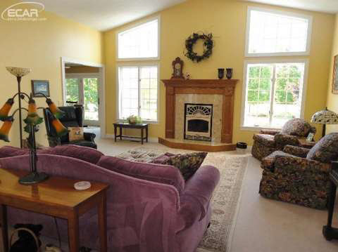 8318 Cook Road Swartz Creek, MI 48473 - Photo 12 of 50 20439940-11.JPG