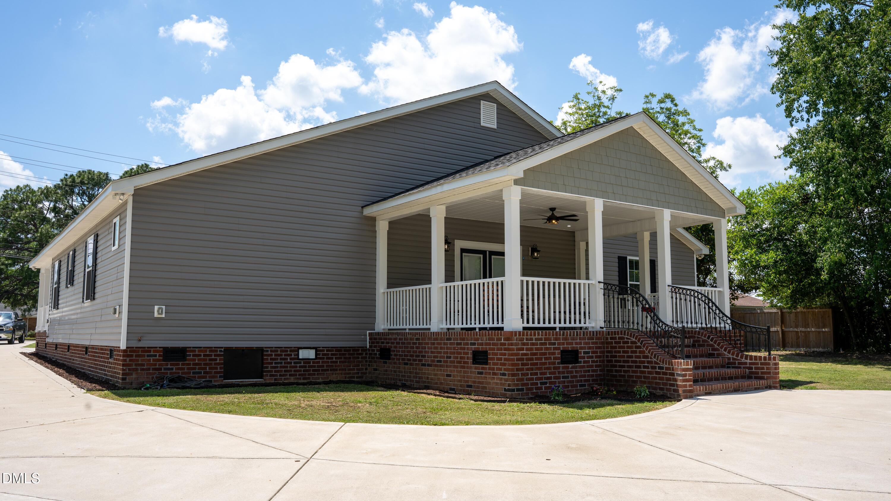 730 NW Boulevard Clinton, NC 28328 - Photo 20 of 68 Perfect for place for Summer cookouts!
