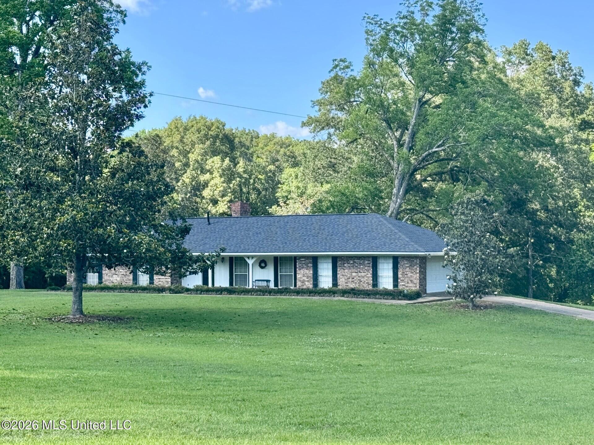 11 Pond Meadow Road Natchez, MS 39120 - Photo 2 of 45 2bbe9151-854f-46b0-a4ed-ca7a2eb486b2