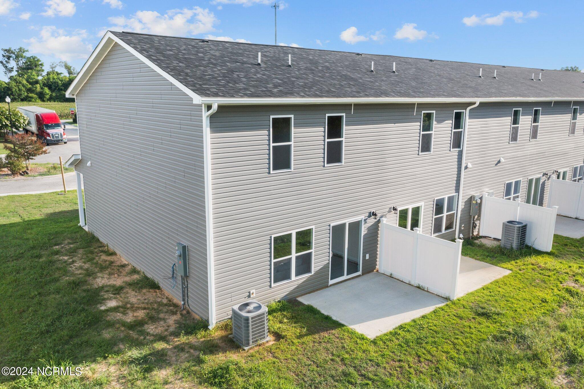 237 Winstead Loop Richlands, NC 28574 - Photo 41 of 42 SIMILAR PHOTO