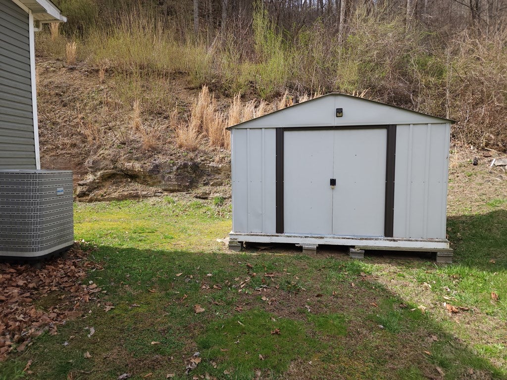 1063 Coal Miner Road Vansant, VA 24656 - Photo 26 of 50 Gallery Image 26