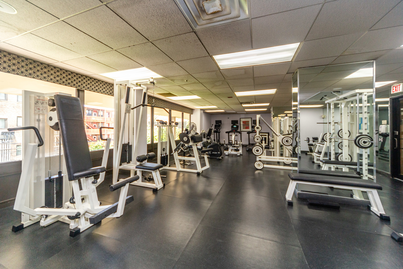 5320 North Sheridan Road, Unit 2401 Chicago, IL 60640 - Photo 16 of 21 a view of a room with gym equipment