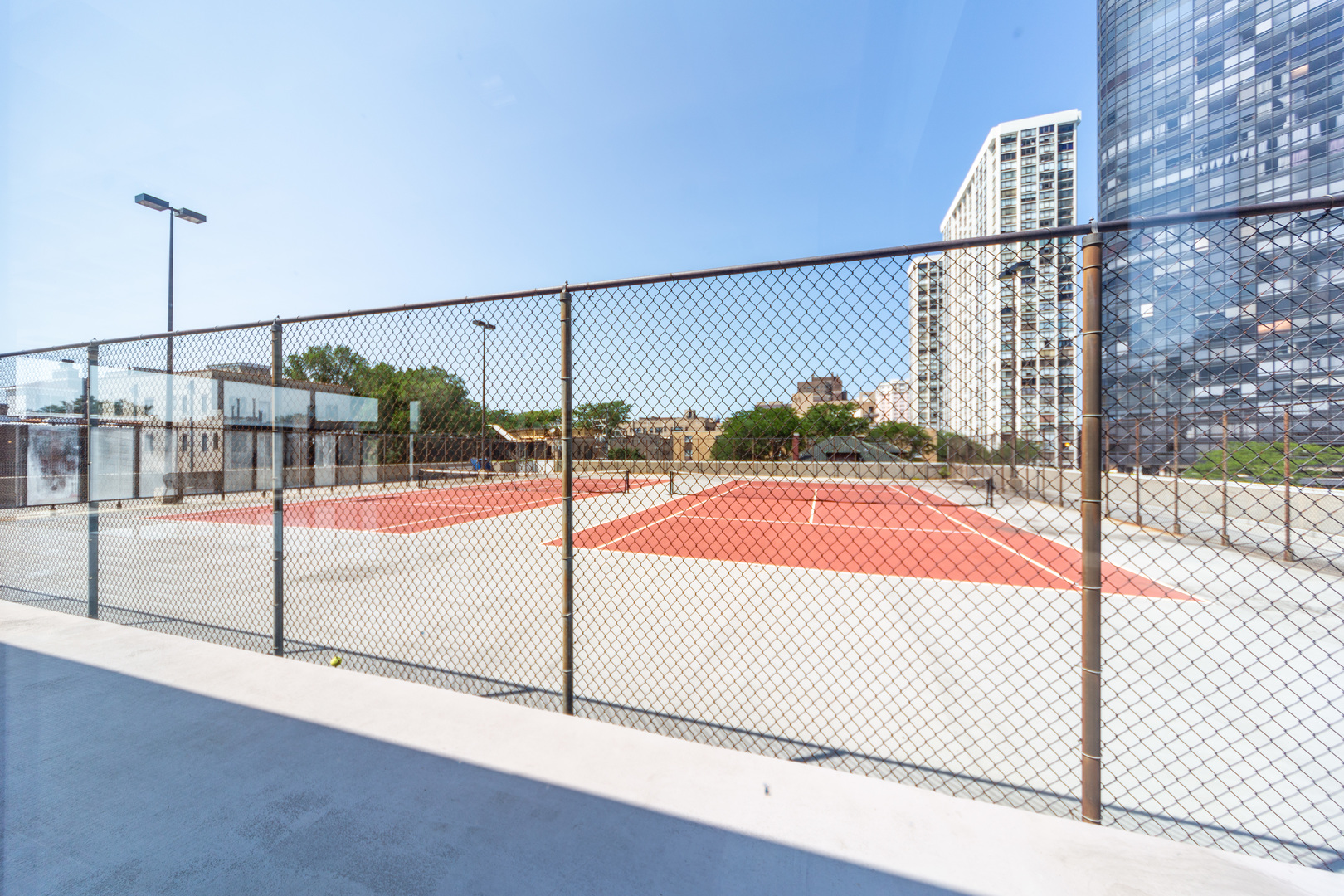 5320 North Sheridan Road, Unit 2401 Chicago, IL 60640 - Photo 18 of 21 a view of a indoor basketball court