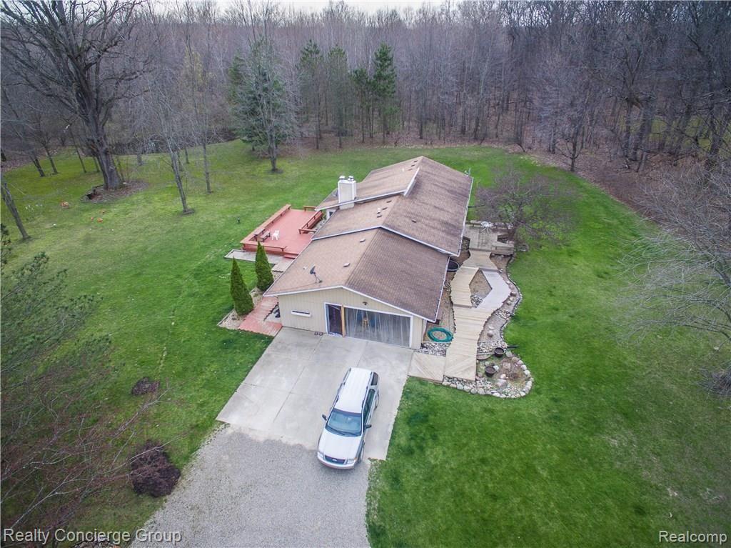 2549 Cinnamon Ridge Road Howell, MI 48855 - Photo 35 of 39 Cinnamon Ridge-48.jpg