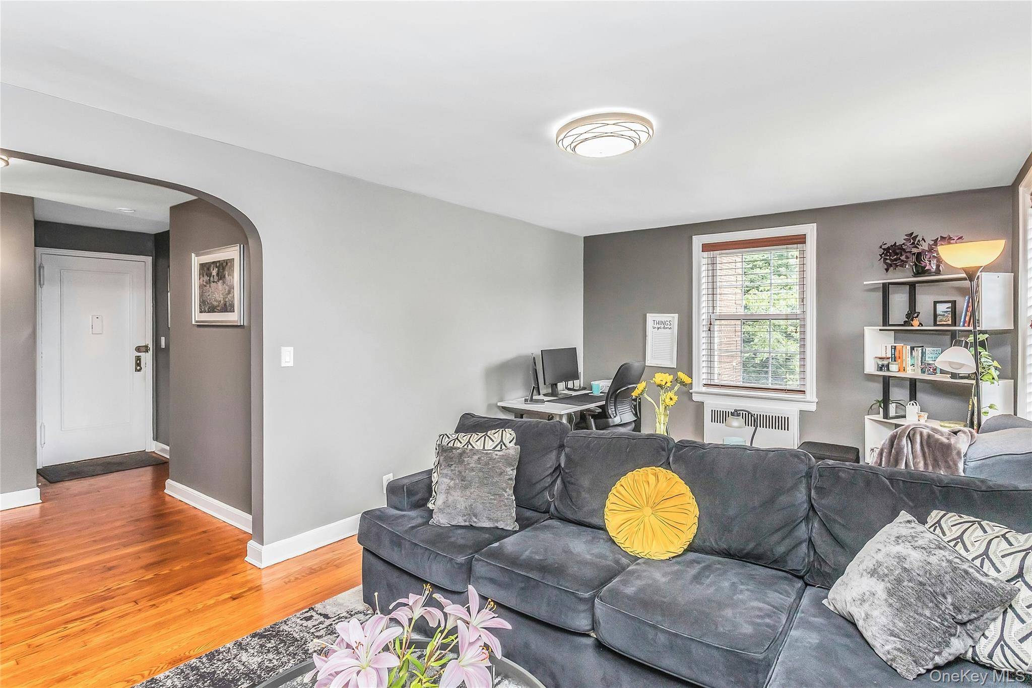 8 Welwyn Road, Unit 2F Great Neck, NY 11021 - Photo 13 of 23