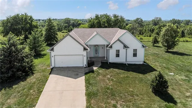 $450,000 | 24308 Tower Drive, Cleveland, MO 64734