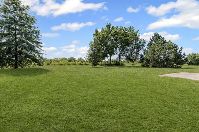 $450,000 | 24308 Tower Drive, Cleveland, MO 64734