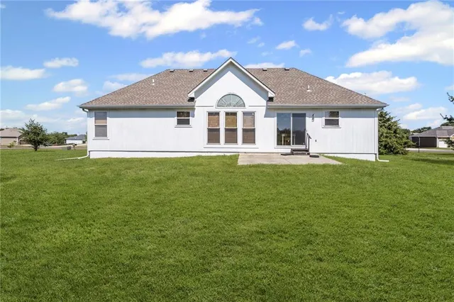 $450,000 | 24308 Tower Drive, Cleveland, MO 64734