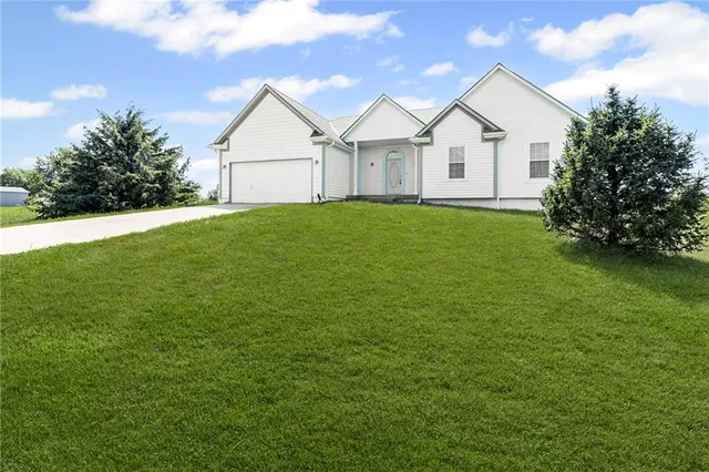 $450,000 | 24308 Tower Drive, Cleveland, MO 64734