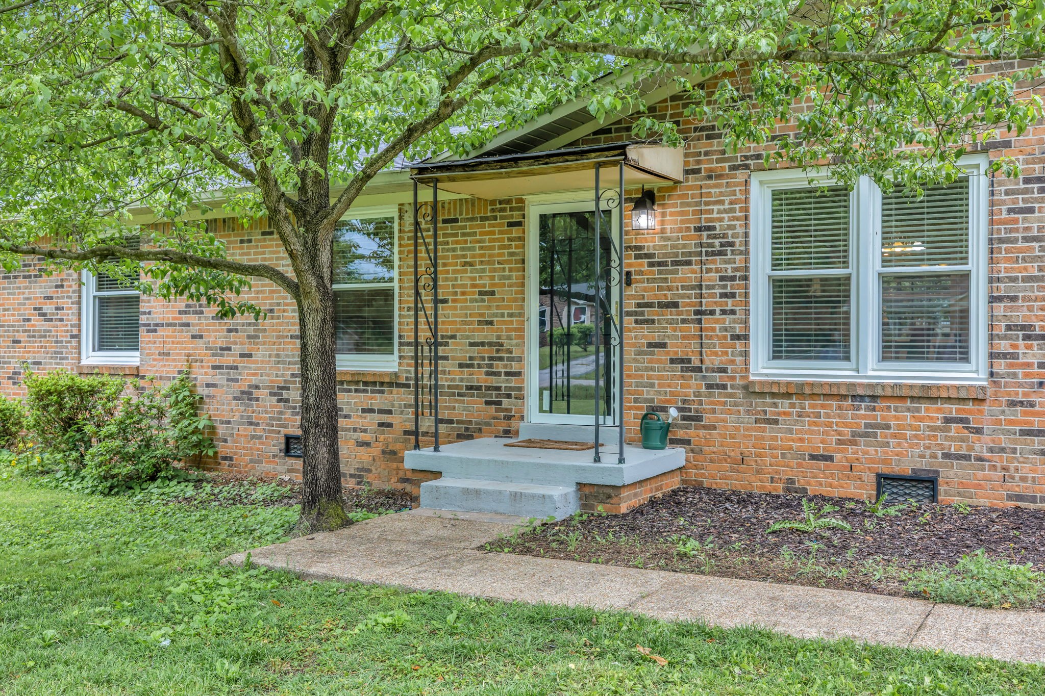 213 Stonewall Road Columbia, TN 38401 - Photo 4 of 37 Gallery Image 4