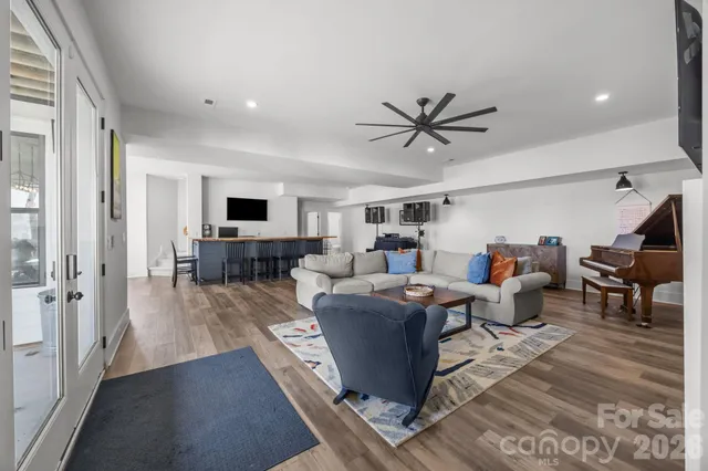 $2,650,000 | 5020 Slanting Bridge Road, Sherrills Ford, NC 28673