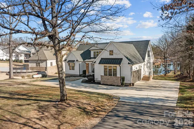 $2,650,000 | 5020 Slanting Bridge Road, Sherrills Ford, NC 28673