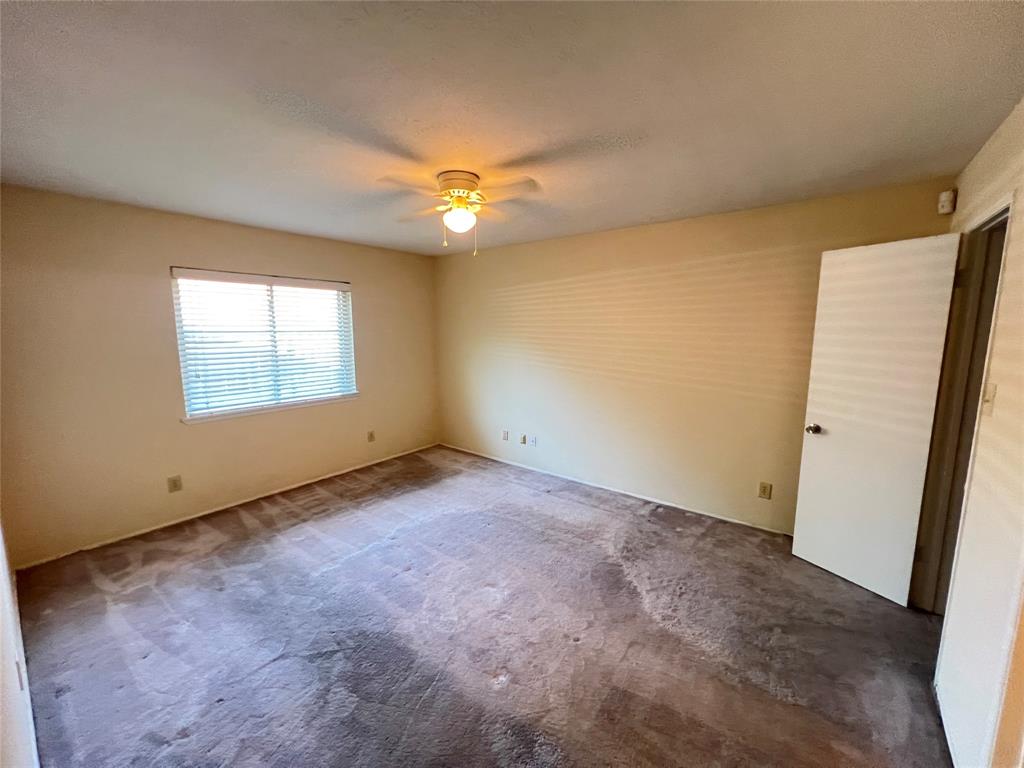 2107 Victoria Road Carrollton, TX 75007 - Photo 27 of 39