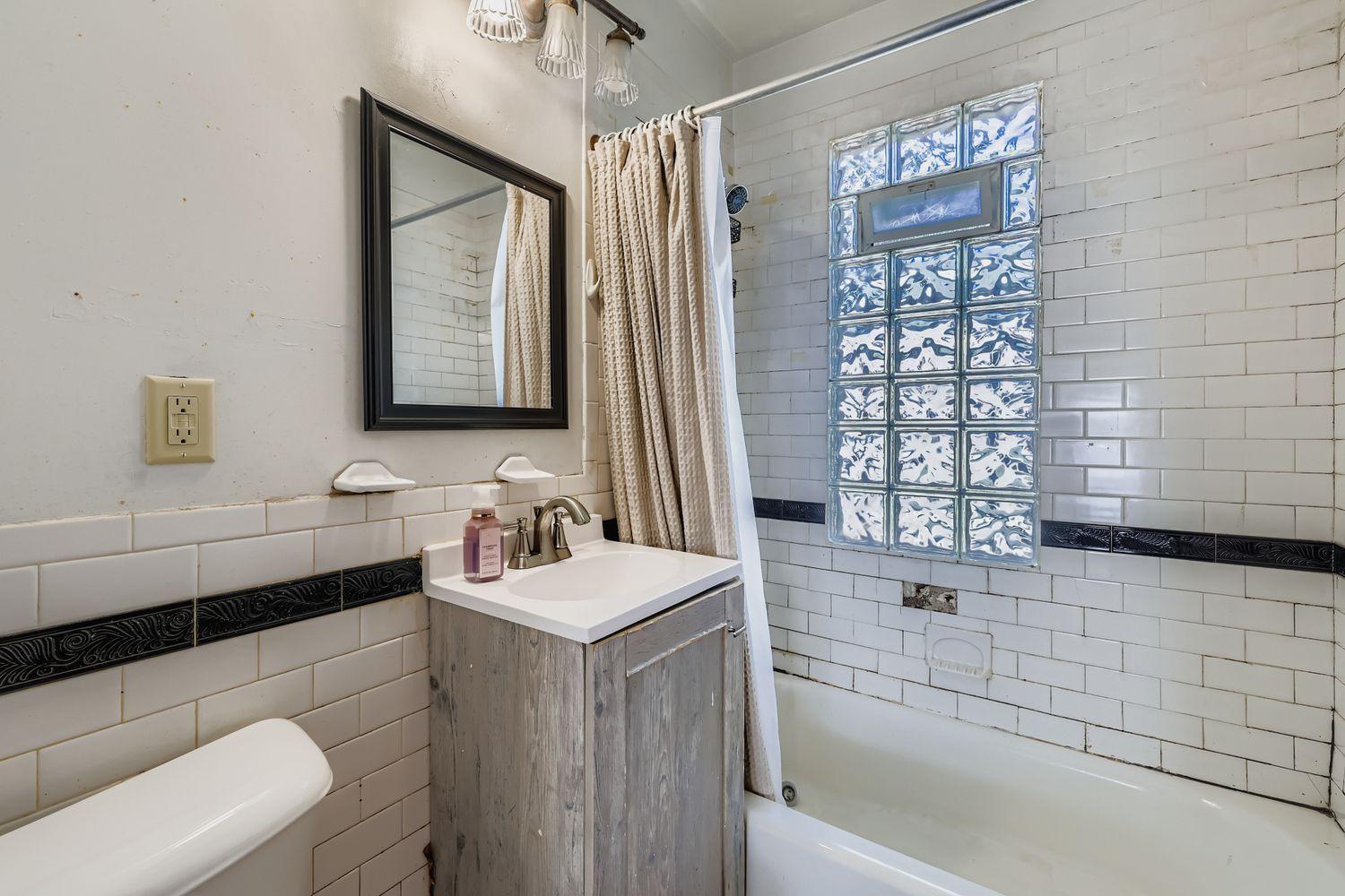 2718 North 4th Street Minneapolis, MN 55411 - Photo 9 of 11