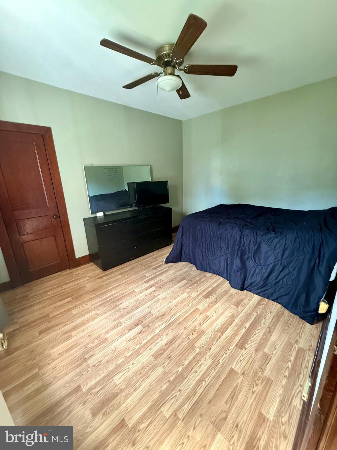 1608 Columbus Road Burlington, NJ 08016 - Photo 9 of 20 Spacious bedroom with natural light.