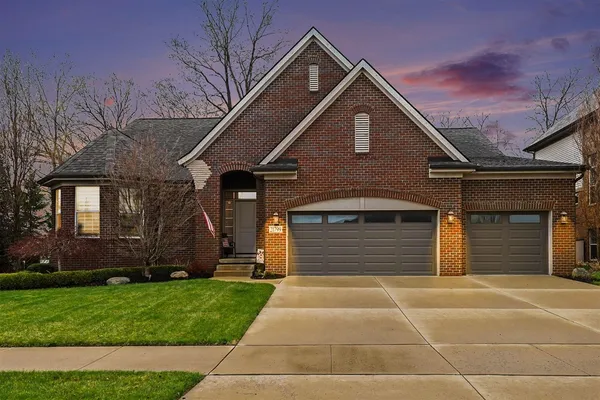 $639,900 | 21799 Christenbury Creek Boulevard, Macomb, MI 48044