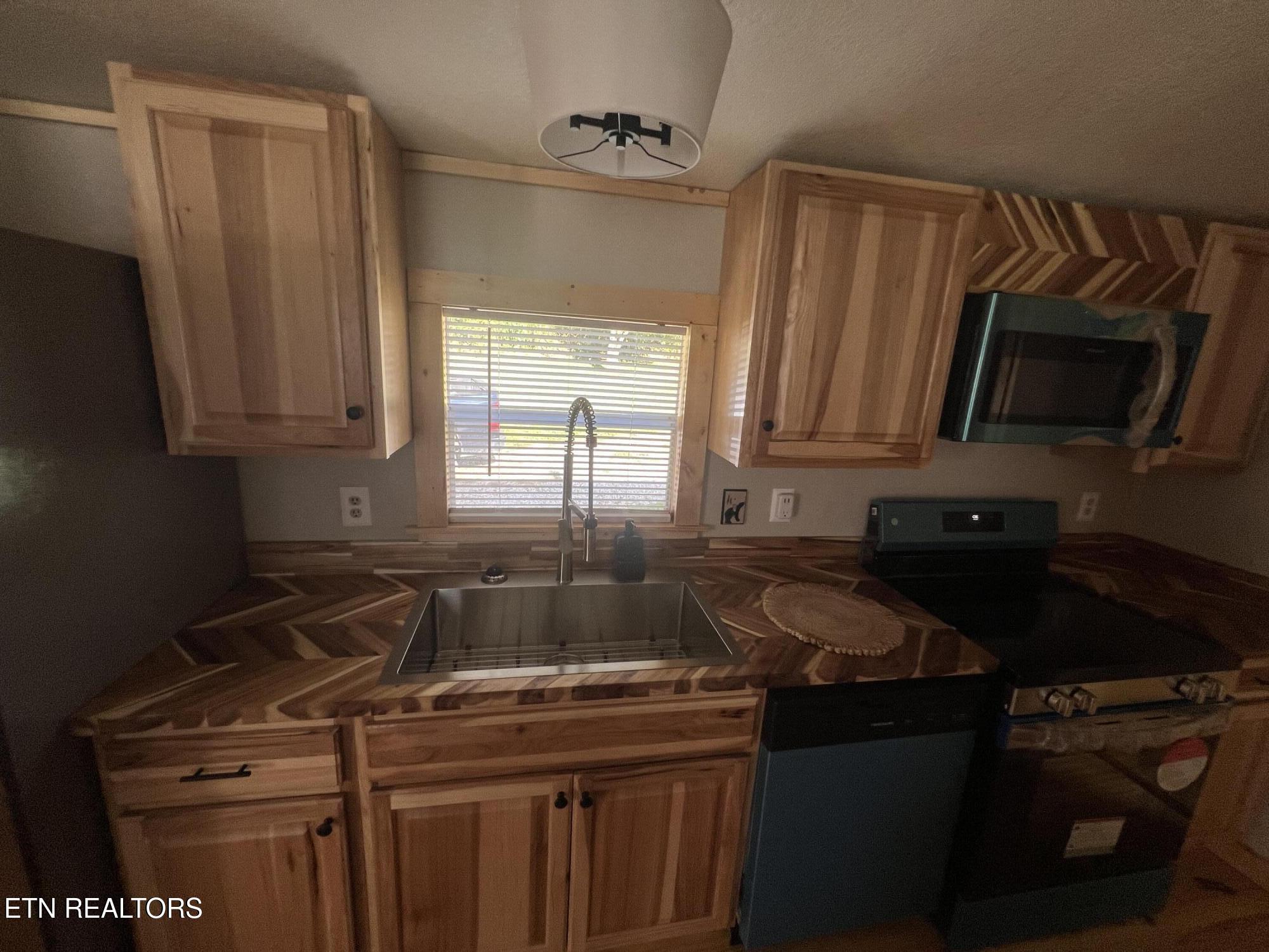 5060 Buffalo Road Oneida, TN 37841 - Photo 21 of 30 IMG_1469 (1)