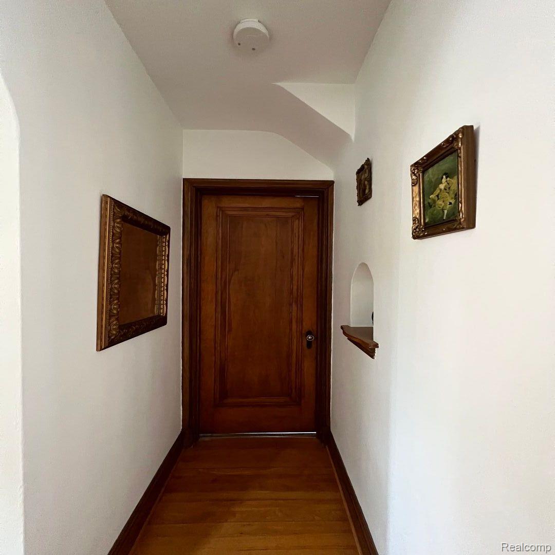 262 Fisher Road Grosse Pointe, MI 48230 - Photo 9 of 47 Gallery Image 9