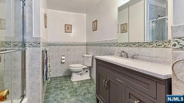 252 Valley Road River Edge, NJ 07661 - Photo 10 of 21